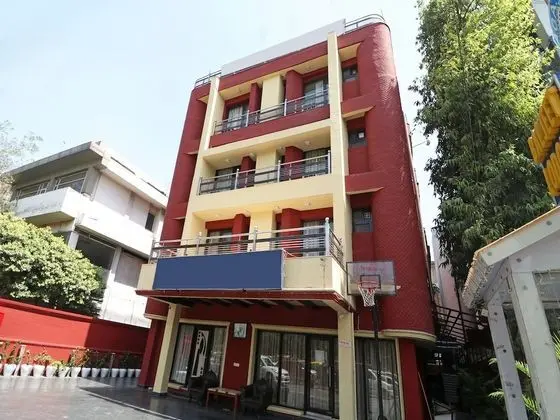 OYO 11201 Near Bhikaji Cama Place - Dış Mekan
