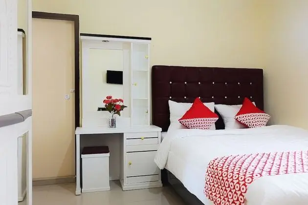 OYO 1126 Trio R Kost Syariah - Öne Çıkan Resim