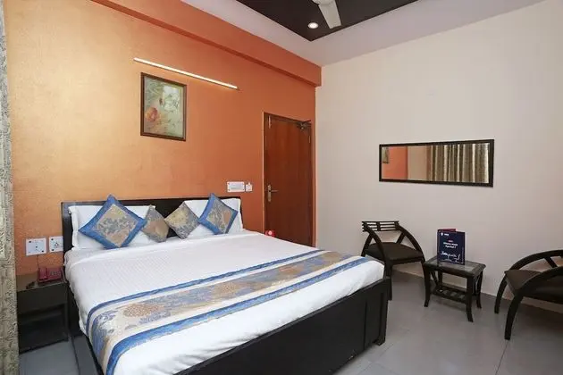 OYO 11361 Hotel Park Residency
