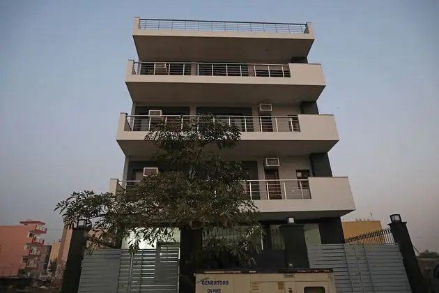 OYO 11383 Hotel Go Rooms