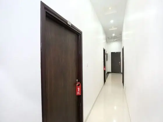 OYO 11421 Regal Residency - İç Mekan