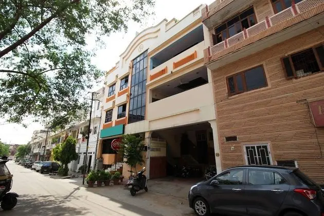 OYO 1143 Hotel RDB Palace