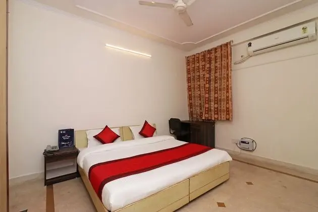 OYO 11452 Golden Castle Lodge