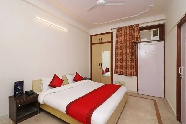 OYO 11452 Golden Castle Lodge - Oda