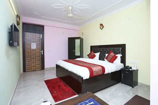 OYO 11504 N D Star Residency