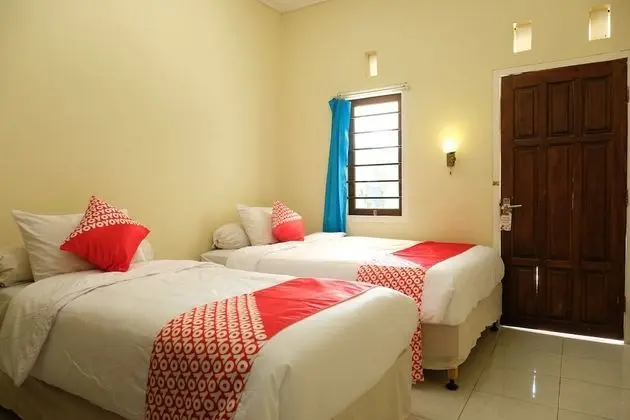 OYO 1151 Ww House