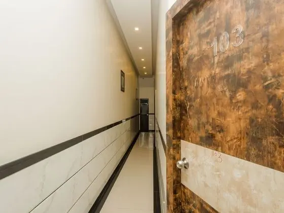 OYO 11511 Hotel Embassy Grand - İç Mekan