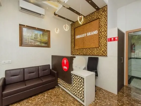 OYO 11511 Hotel Embassy Grand - Lobi