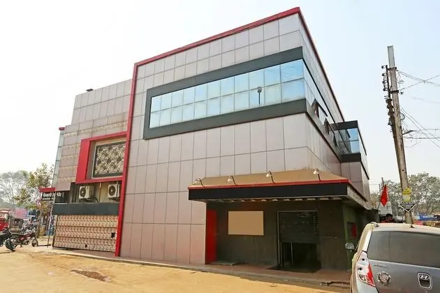 OYO 11555 Hotel Punjab