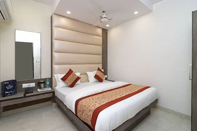 OYO 11593 Hotel Aman Guest House