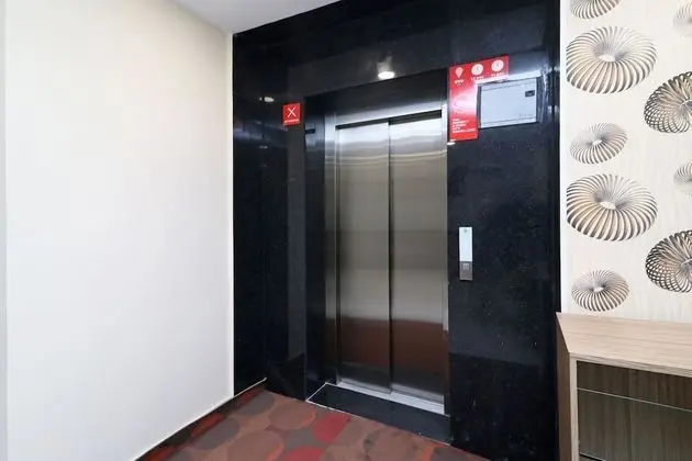 OYO 11611 Royal Palace Inn - İç Mekan