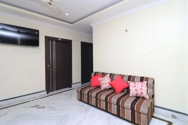 OYO 11703 Hemlata Lodge - Lobi