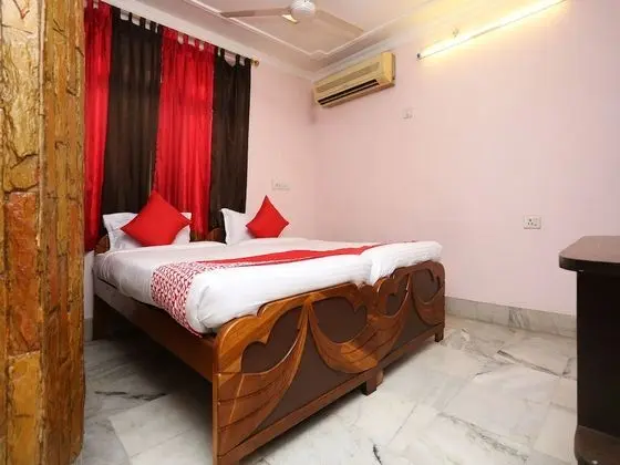 OYO 11715 MCC Guest House
