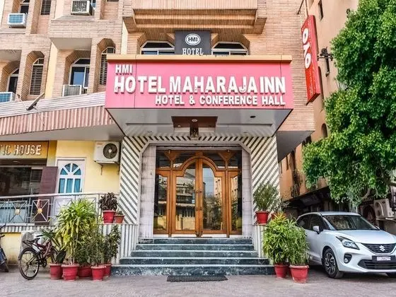 OYO 11732 Maharaja Inn