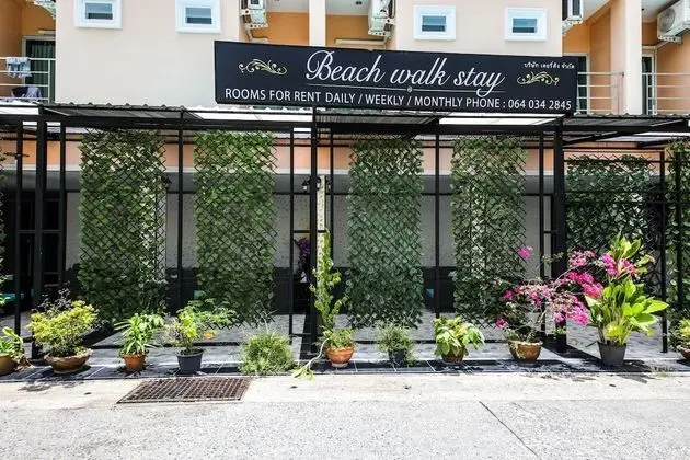 OYO 118 Beach Walk Stay