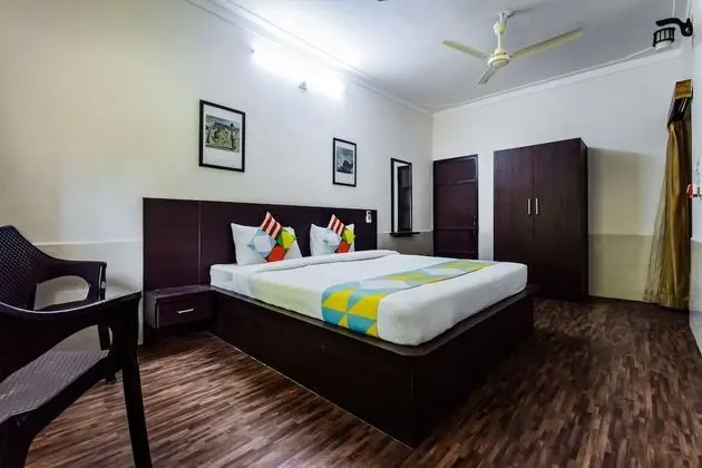 OYO 11874 Home Cozy Stay Goverdhan Villas