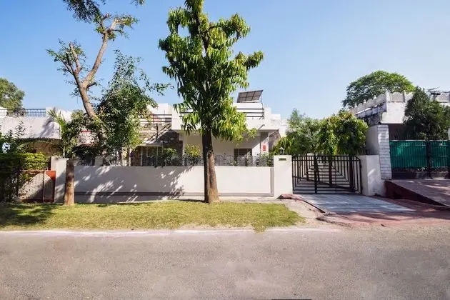 OYO 11874 Home Cozy Stay Goverdhan Villas - Dış Mekan
