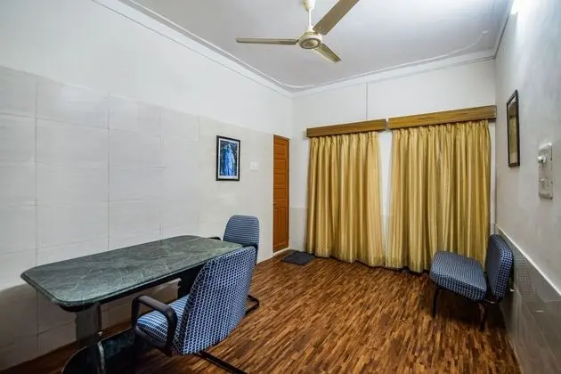 OYO 11874 Home Cozy Stay Goverdhan Villas - Lobi