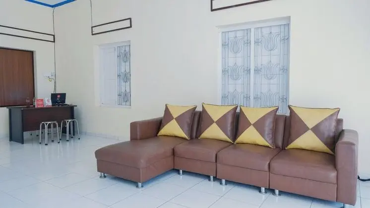 OYO 1190 Griya Soeratin Residence Syariah - İç Mekan