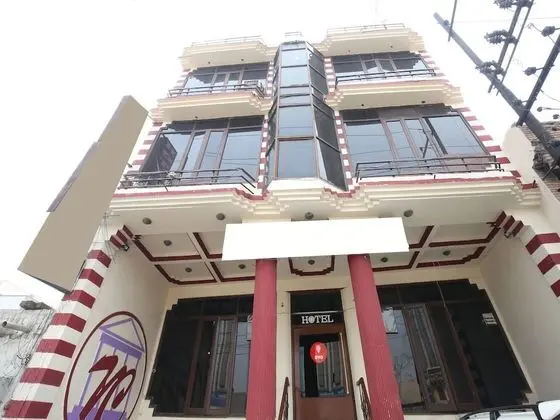OYO 11912 Hotel Nav Classic