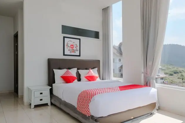 OYO 1194 Villa Bukit Panderman Residende