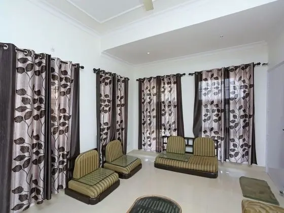 OYO 11942 Home 3BHK Bunglow Sattal - Lobi