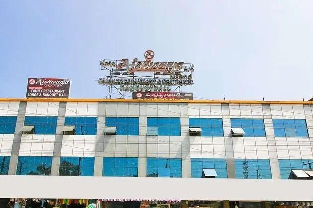 OYO 12025 Hotel Kamal Palace