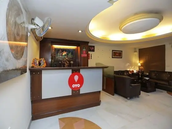 OYO 12075 Hotel Regalia Retreat - Lobi