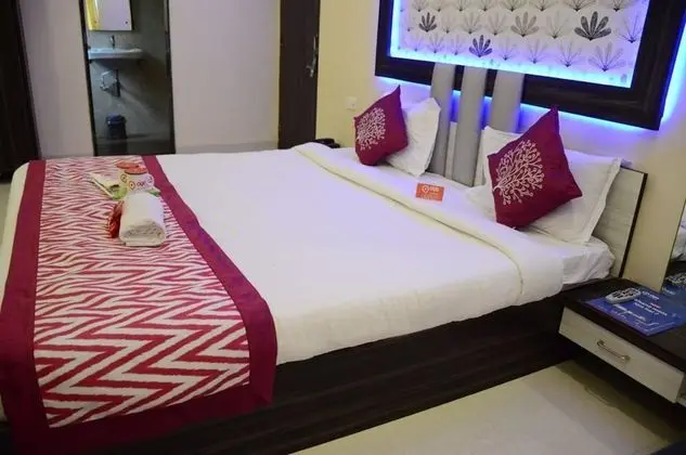 OYO 1216 Hotel New White House - Oda
