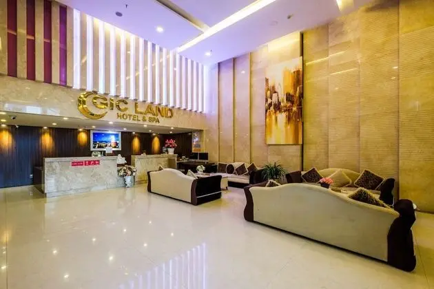 OYO 122 GIC Land Hotel - Lobi