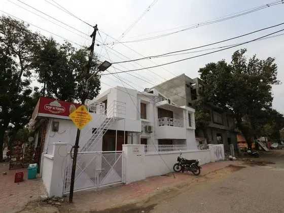 OYO 12228 Colonel corner