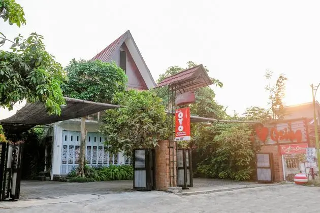 OYO 1230 Kampoeng Osing Syariah Guesthouse