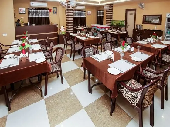 OYO 12363 Hotel Ratan international - Yerinde Yemek