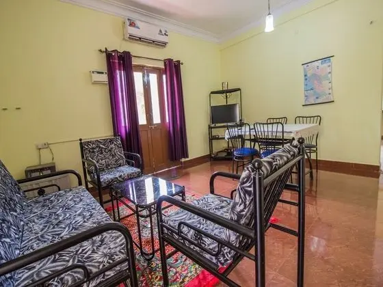 OYO 12483 Home Bright 2BHK Mapusa - Oda Düzeni