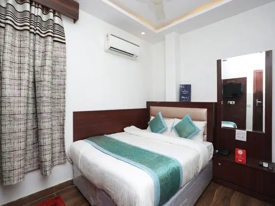OYO 12503 Hotel Corner Point