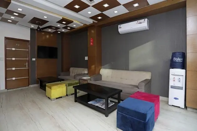OYO 12519 Hotel Sun Palace - Ortak Mutfak Alanı