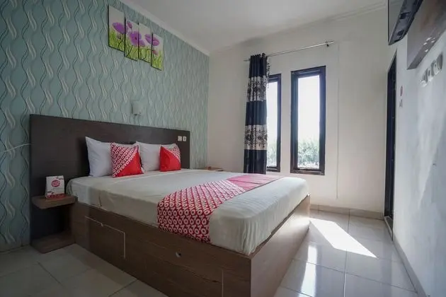 Oyo 1266 Green Palm Kostel Syariah