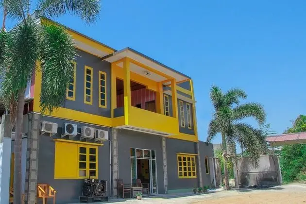 OYO 1278 Wina Beach Hotel - Dış Mekan