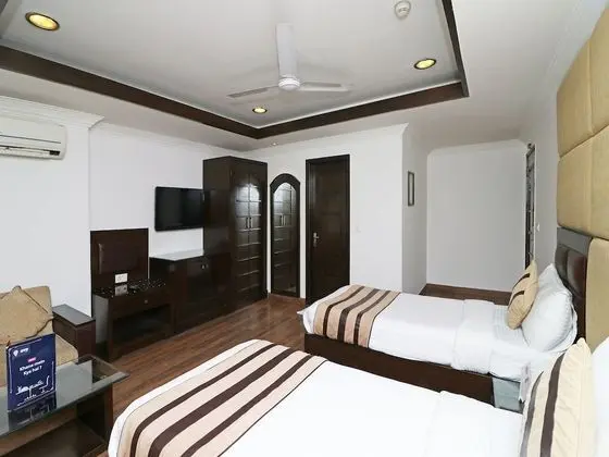 OYO 12789 Hotel Aaron Castle - Oda