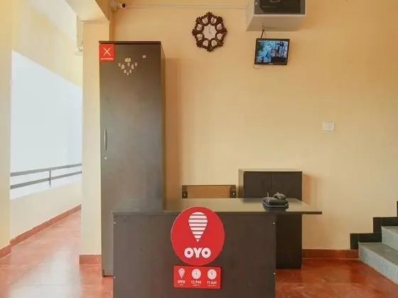 OYO 12798 Soundaryam Apartments - Lobi