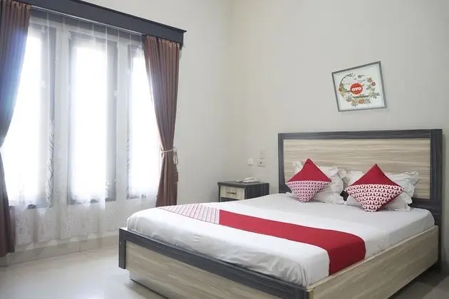 OYO 1283 Guest House Loemajan