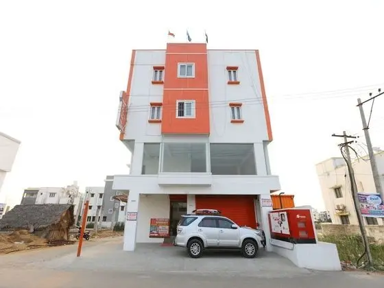 OYO 12831 ITS South East Residency
