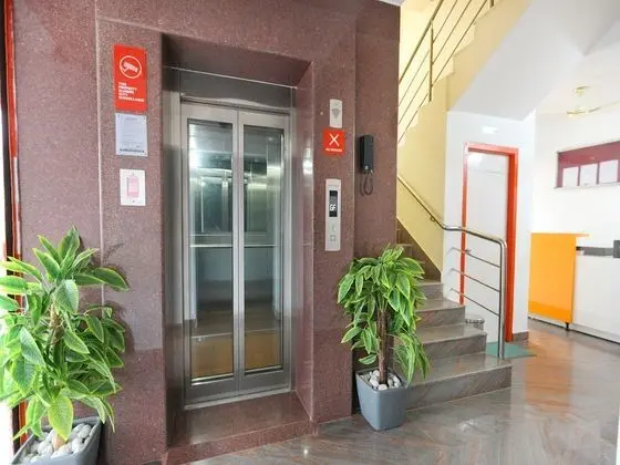 OYO 12831 ITS South East Residency - İç Mekan