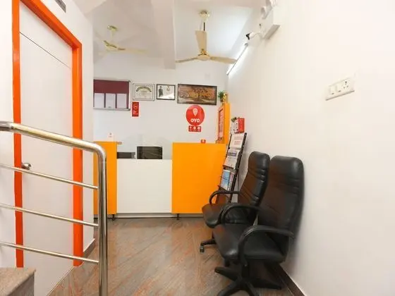 OYO 12831 ITS South East Residency - Lobi