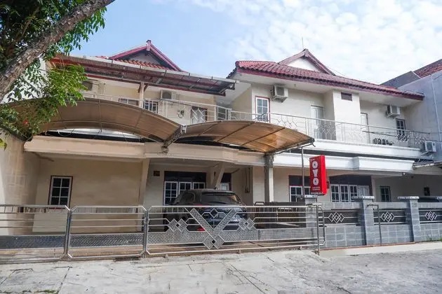 OYO 1284 Executive Residence