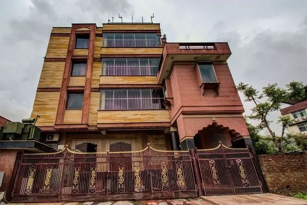 OYO 12849 Hotel Grand Akshay