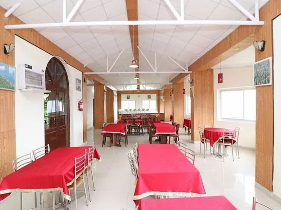 OYO 12853 The Kings Kalandi Resort - Yerinde Yemek