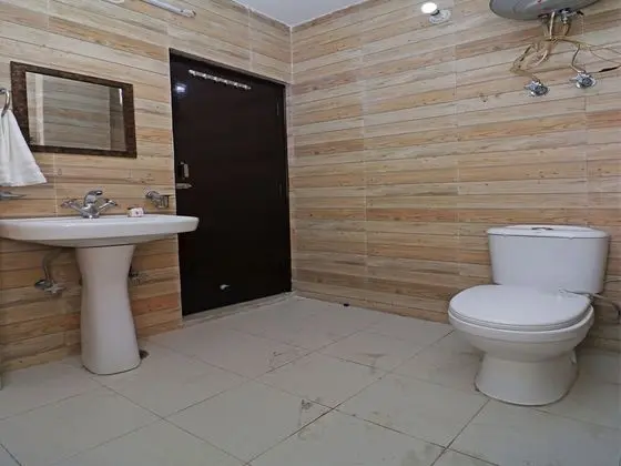 OYO 12882 Home 2BHK Nature's Heaven Shyamkhet - Banyo Tipleri