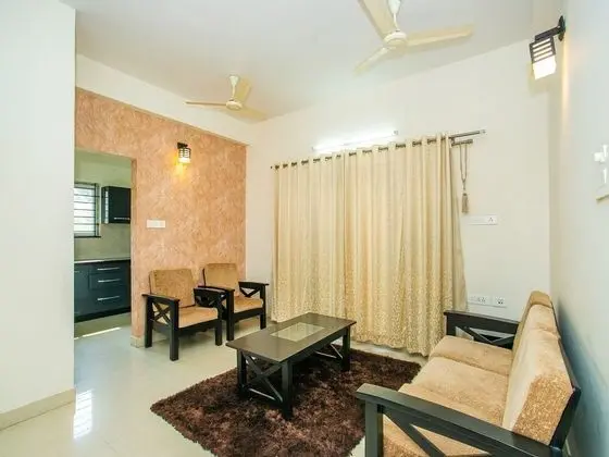 OYO 12962 Mafroosha Corporate Suites - Lobi