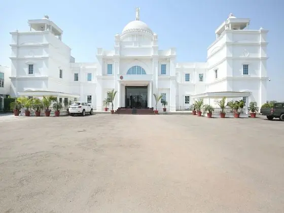 OYO 12989 White Diamond Hotel